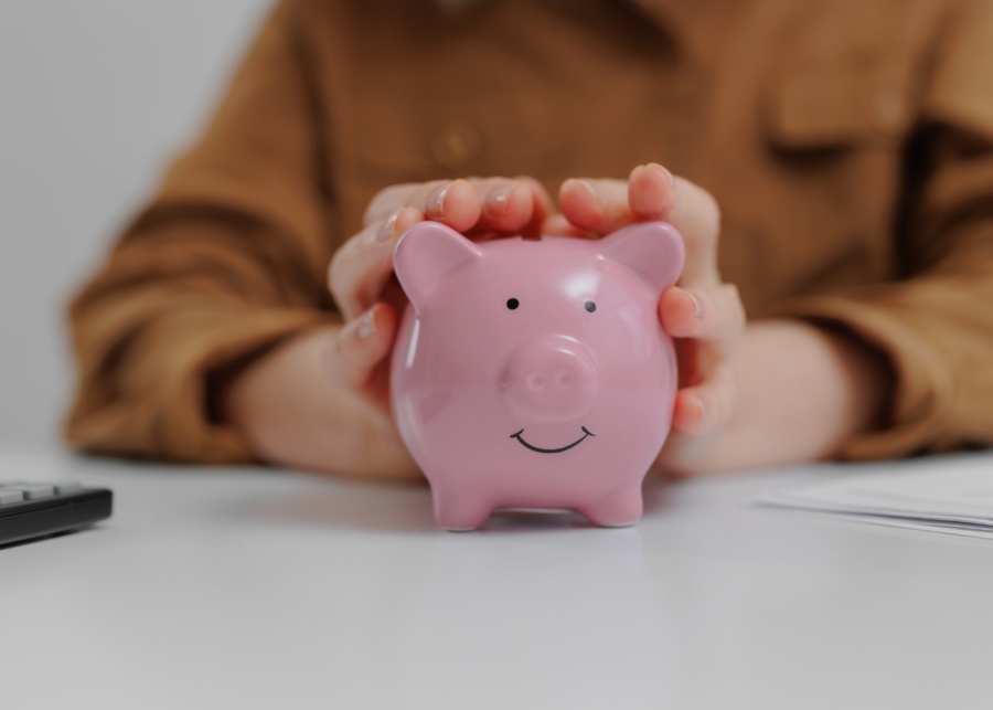 I tried 3 simple budgeting hacks to be more financially savvy in my 20s – here’s what worked