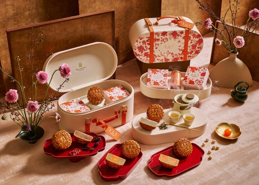 Hai Tien Lo at Pan Pacific Singapore 2026 mooncake collection - Baked classic mooncakes