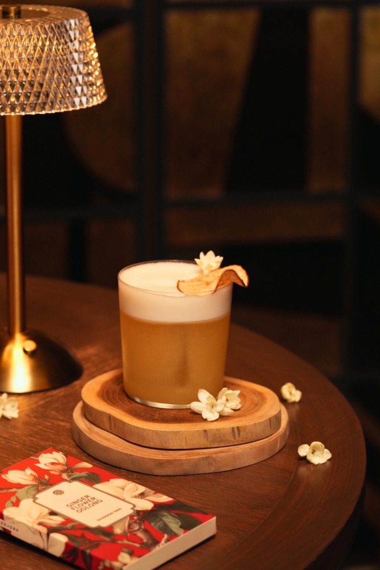 Celebrate Mid-Autumn with MO BAR’s Golden Glow Cocktail