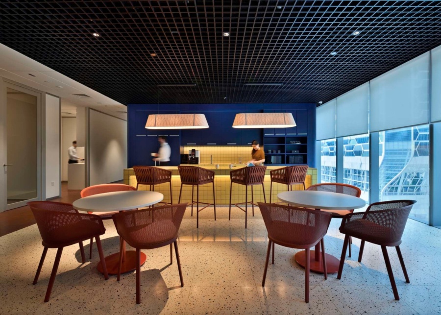 The Work Project at Asia Square - Kitchen and pantry area