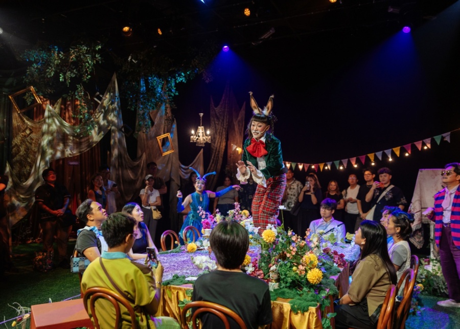 Crack the Case Wonderland by Sight Lines - Hare interacting with the audience