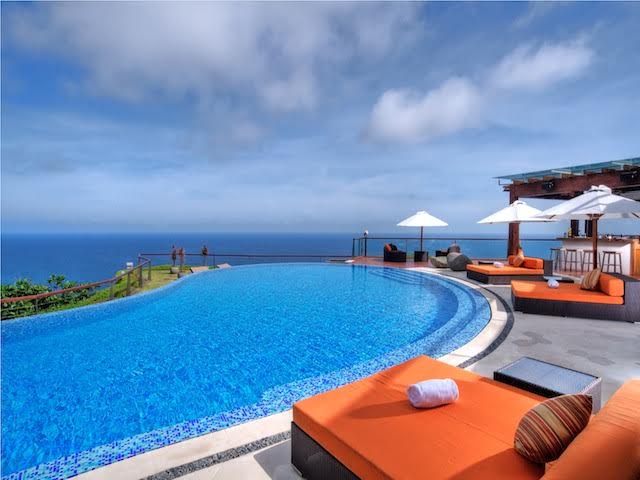 Luxury Uluwatu villa deal:  The edge, with designer decor and Indian Ocean views from here to eternity