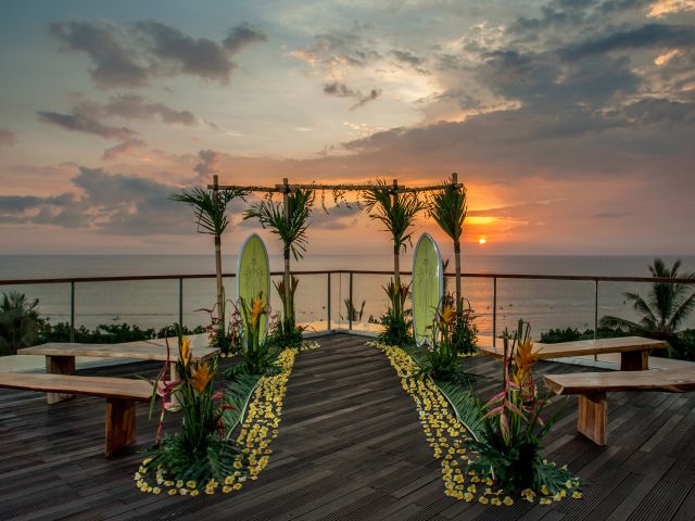 Dream Bali wedding venue and packages with all the wow vows, wow views and tropical bridal trimmings