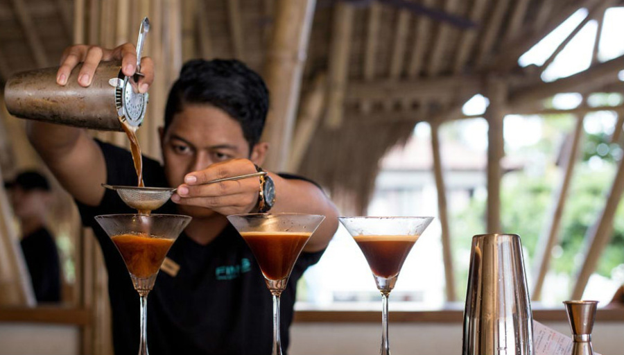 Happy Hour of the Week in Bali: Enjoy Offers on Beer, Wine & Cocktails at this Canggu Beach Club