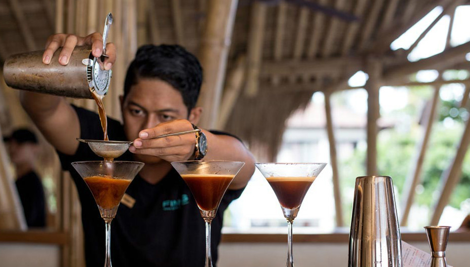 Happy Hour of the Week in Bali: Enjoy Offers on Beer, Wine & Cocktails at this Canggu Beach Club
