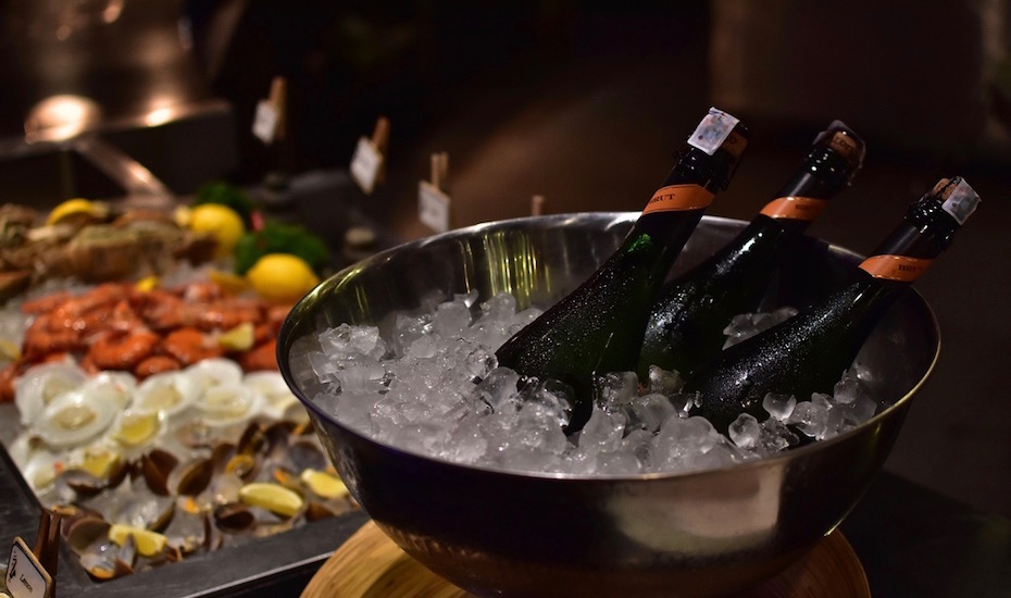 Jazz up your date night with Seafood & Jazz Weekends at Big Fish Bar & Grill – the poolside signature restaurant at The Stones Hotel Legian Bali