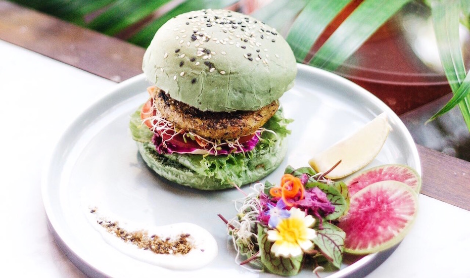 Vegan burger at Peloton Supershop - Canggu's best restaurants