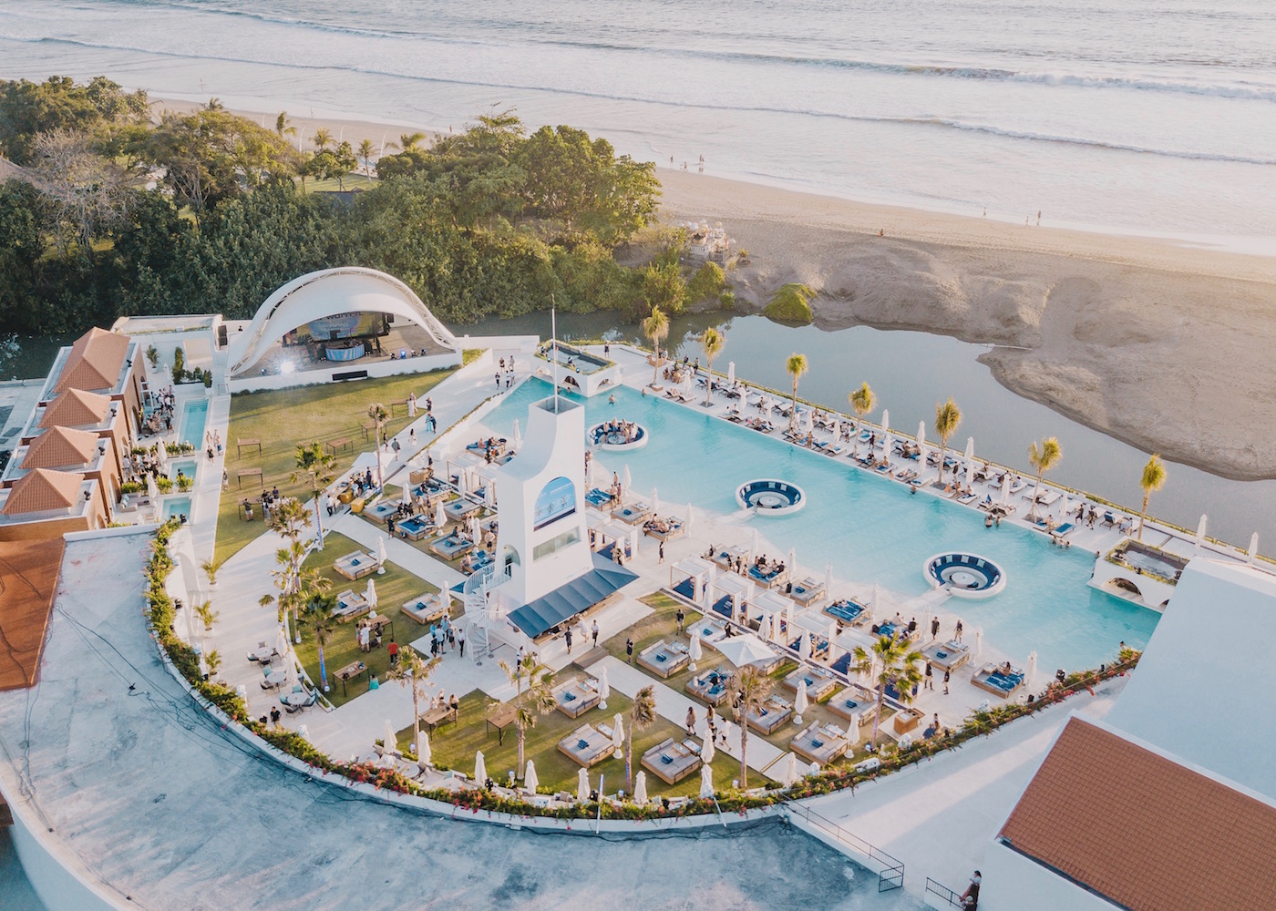 14+ Beach Club Bali Terbaru