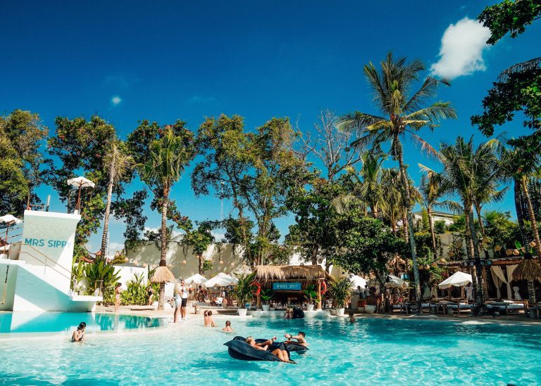 Mrs Sippy in Seminyak good times, day and night Bali