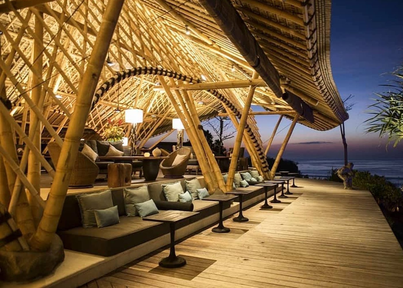 Restoran & cafe di Uluwatu Bali yang paling enak Bali