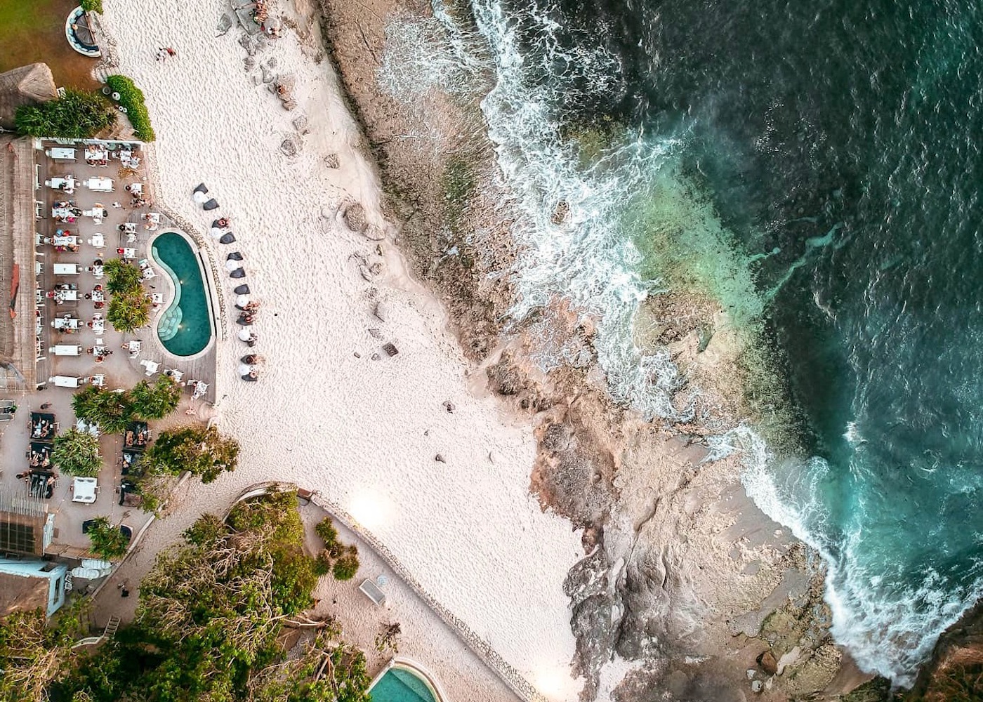 Sandy Bay Beach Club - Nusa Lembongan