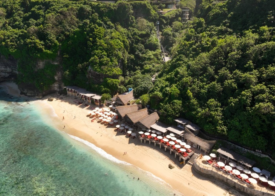 Sundays Beach Club in Uluwatu – a day well spent on Bali’s most beautiful beach