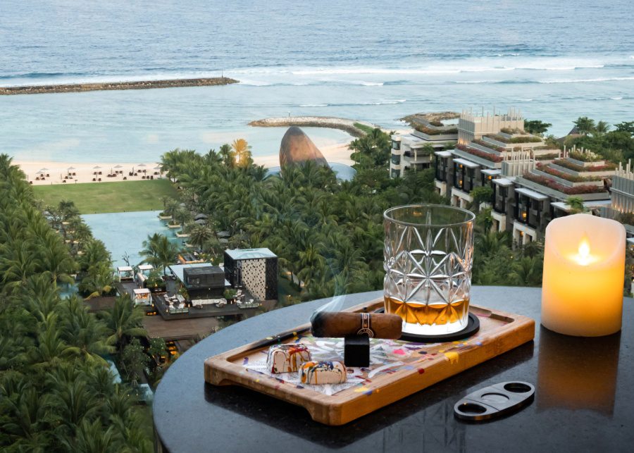 L’Atelier by Cyril Kongo is the sky-high destination at The Apurva Kempinski Bali, where art meets creative dining