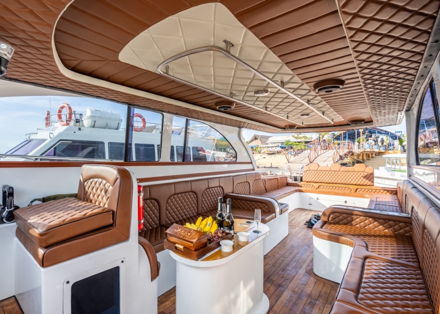 Our sleek and stylish ride to Nusa Penida was Bluuu's MW40 yacht