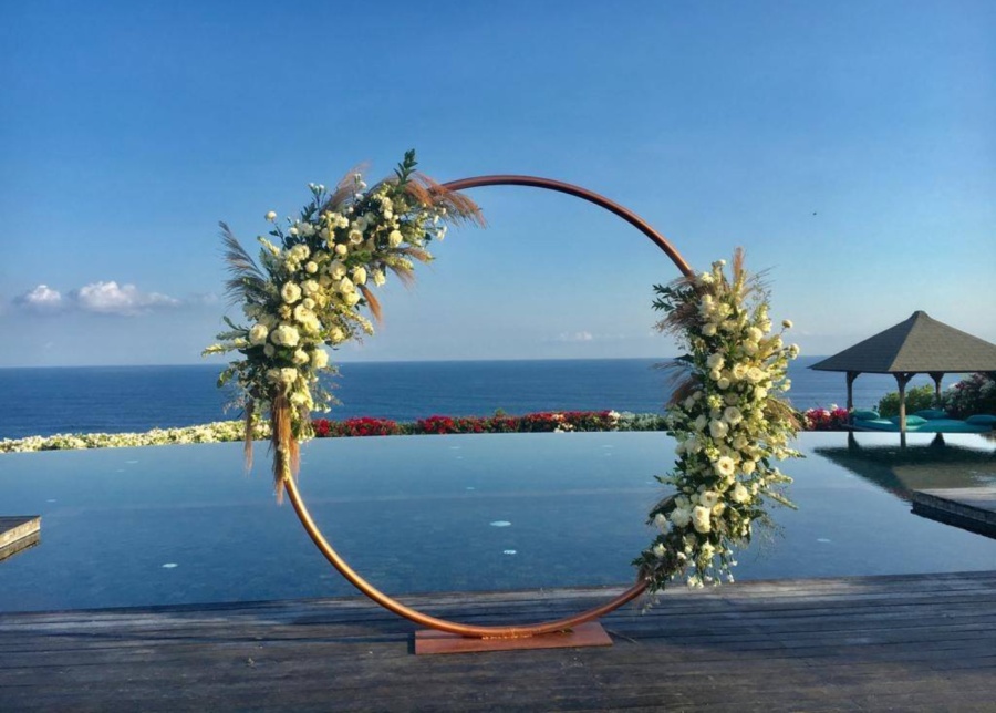 Bali Tropical Florist - one of the best wedding vendors in Bali, Indonesia, for flower arrangements, bouquets and arches
