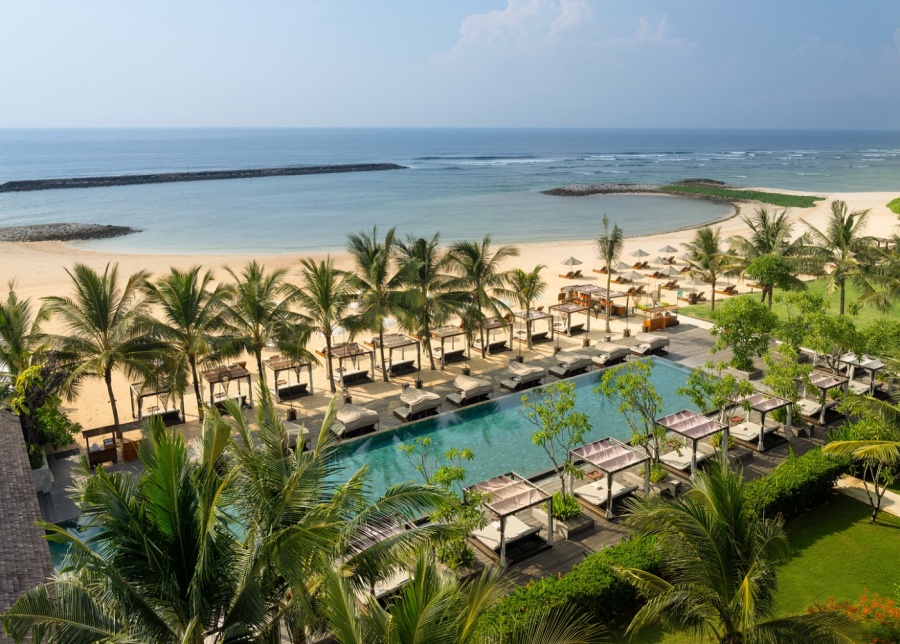Reef Beach Club terbaik di Bali - pantai Nusa Dua, di hotel The Apurva Kempinski