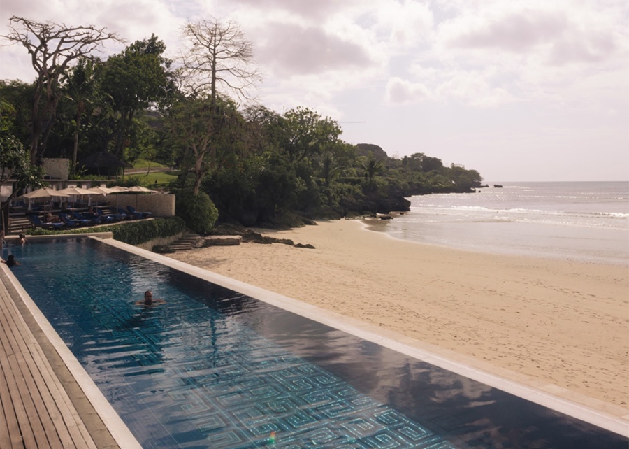 Sundara Beach Club di Jimbaran, Bali - hotel Four Seasons