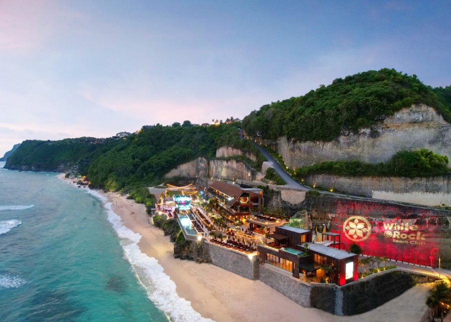 White Rock Beach Club terbaik di Bali - pantai Melasti Ungasan