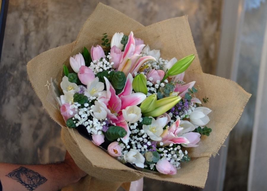 Oversized bouquet from Bali Flower Shop - with delivery and gift service
