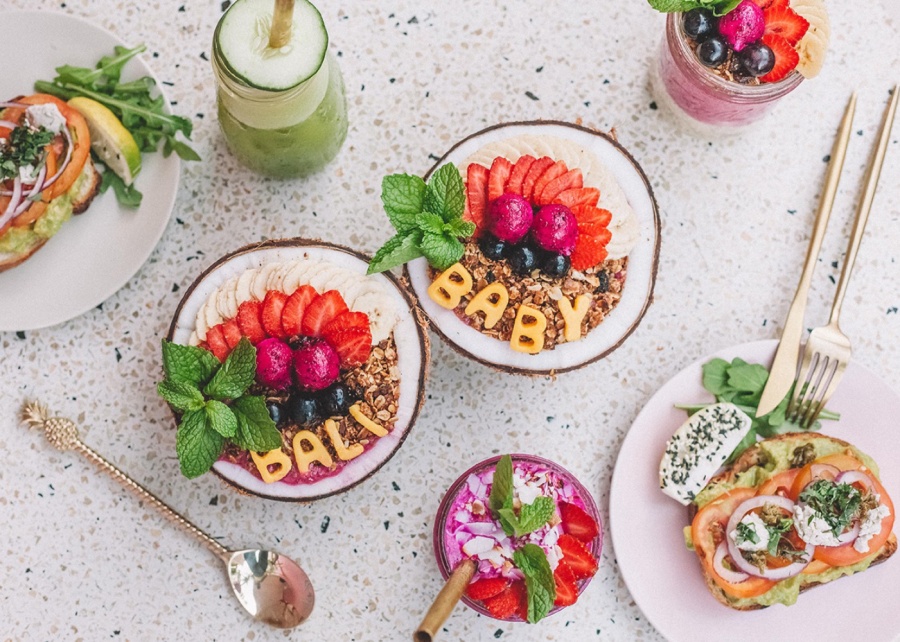 Instagrammable smoothie bowls and vegan breakfasts at Kynd Cafe in Seminyak, Bali, Indonesia