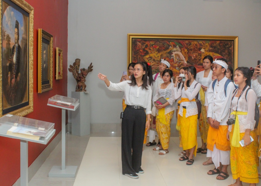 School students on an excursion at Museum Pasifika in Nusa Dua, Bali, Indonesia