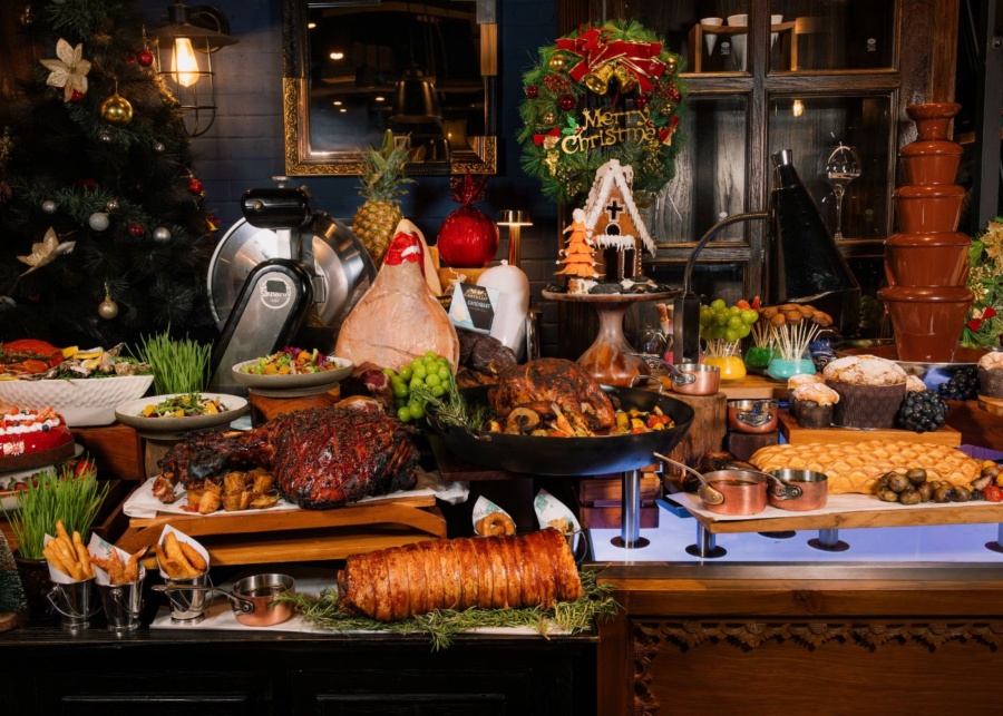 The Christmas brunch buffet at Makase restaurant inside Hotel Indigo Seminyak Beach