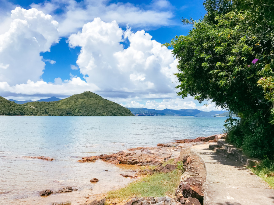 hiking in hong kong view from Yan Chau Tong marine park