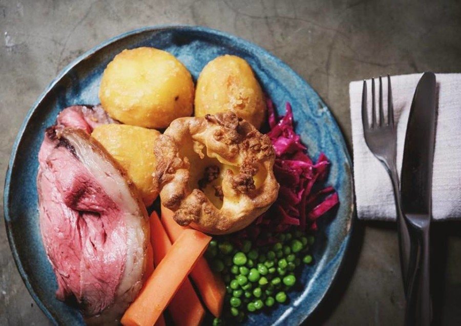 Mother's dining in Hong Kong Rhoda roast dinner