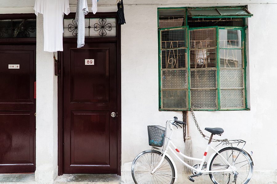 what to do in Cheung Chau bike next to house