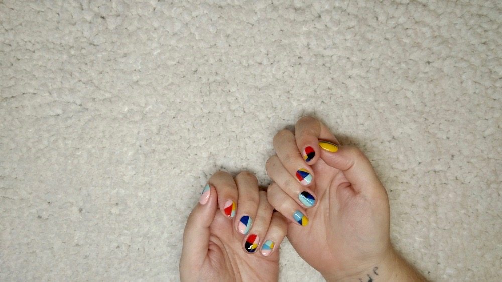 nail salons in Hong Kong nail cabin abstract manicure