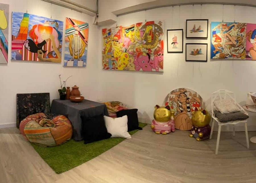 art gallery interior paintings