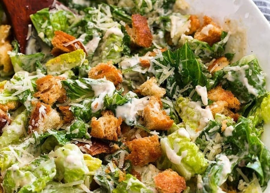 caesar salad bowl croutons