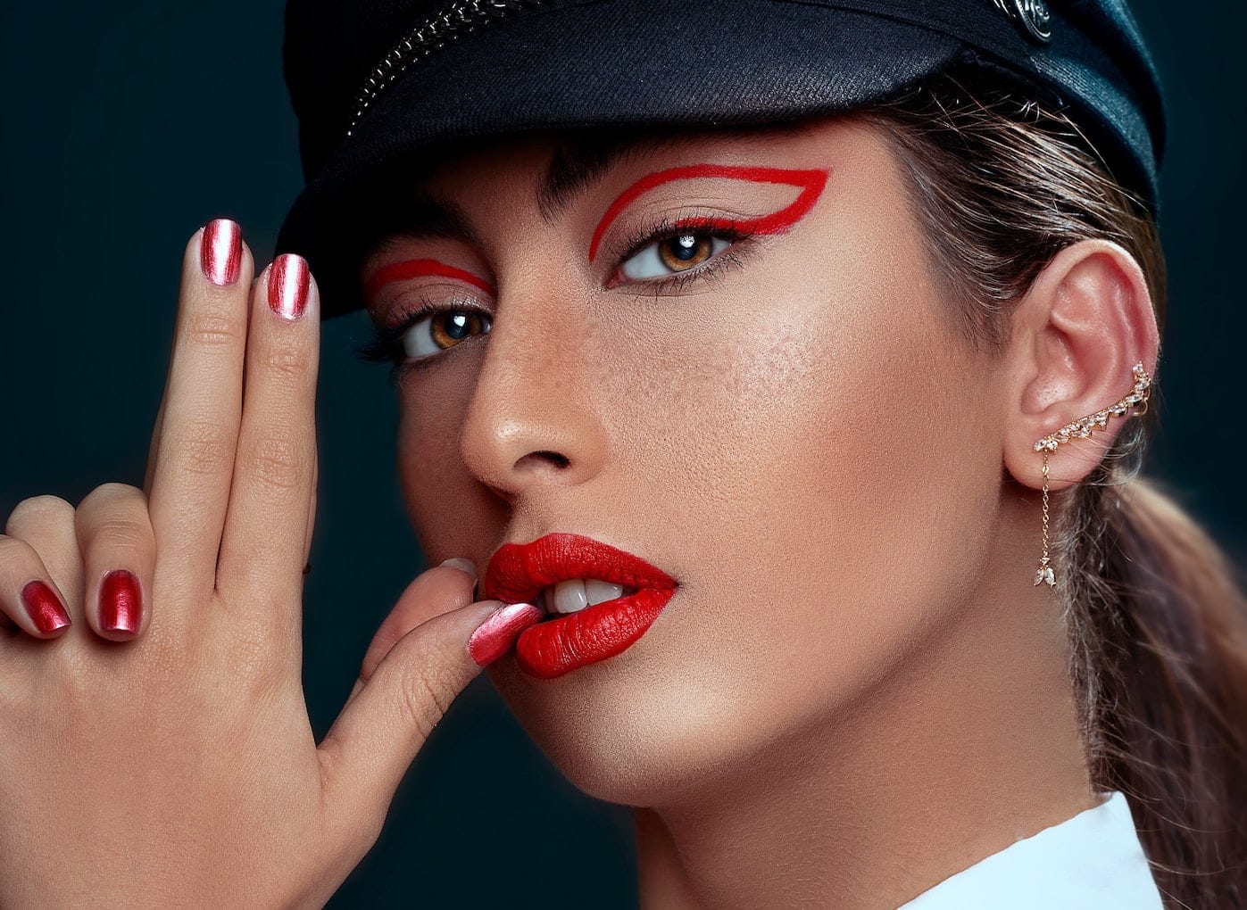 GIVEAWAY! 5 lucky readers will win a luxe manicure, pedicure, and hand spa at My Perfect Body worth $6000