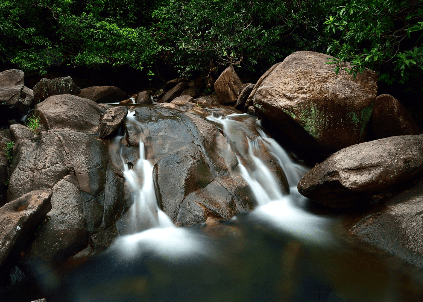 haunted-hong-kong-brides-pool