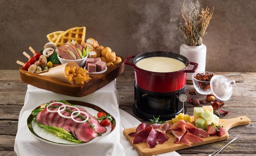 Warm up with friends & fam this festive season over Cheese Fondue and Yuzu Ginger Mocktails at The Spaghetti House