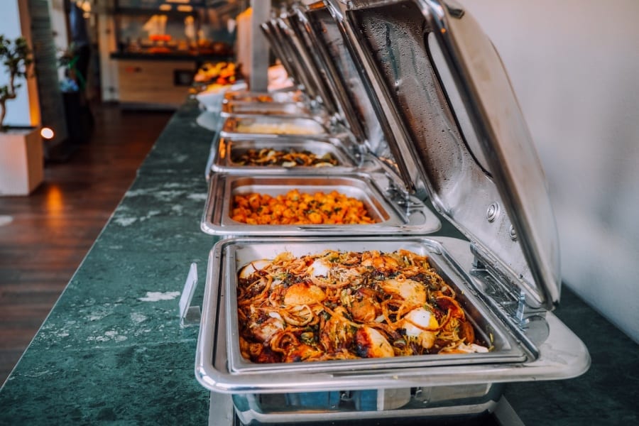 Beautifully executed with dozens to choose from! Our guide to the best dinner buffets in Hong Kong