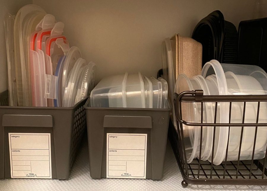 kitchen clutter lid tupperware organiser