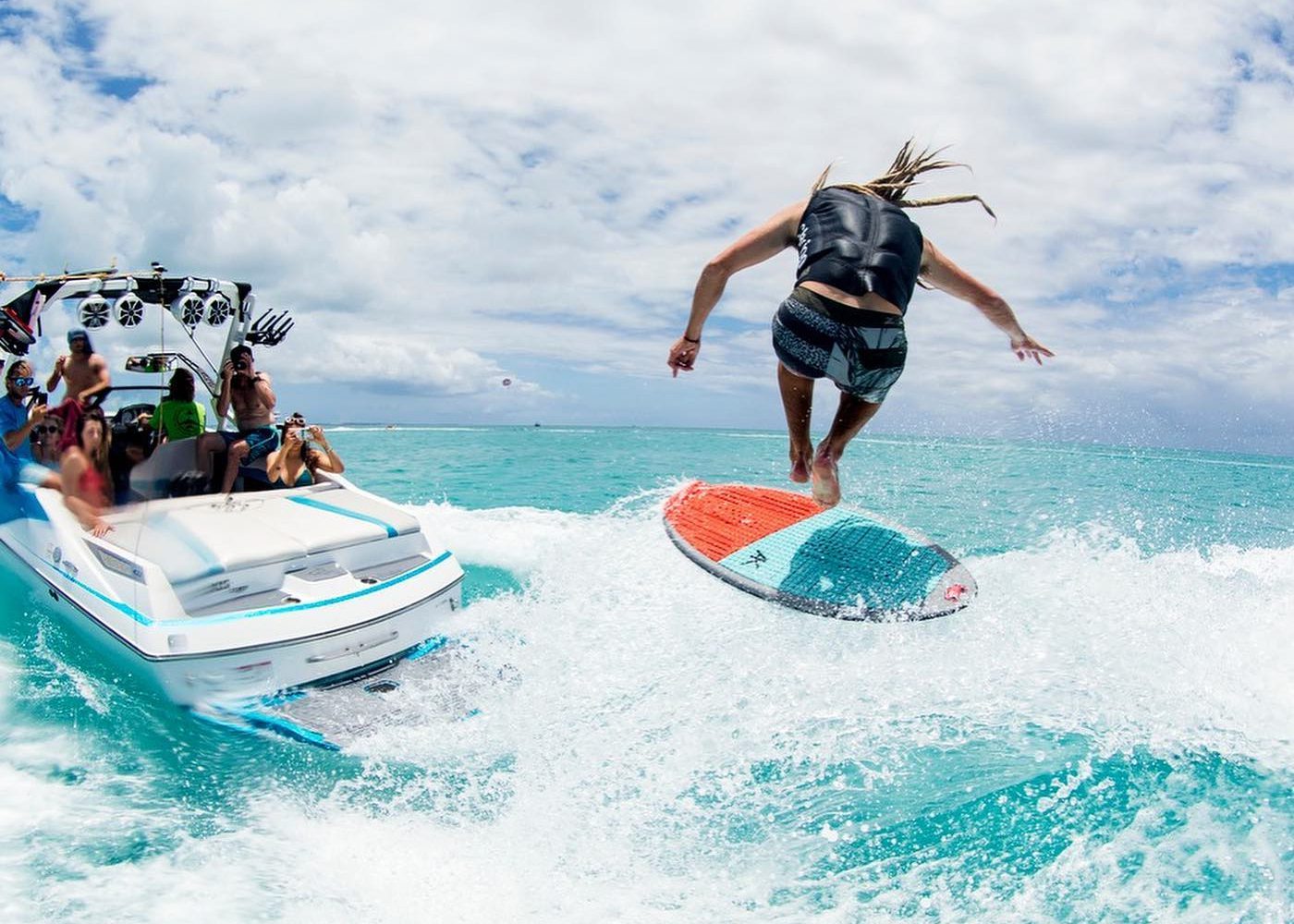 A guide to wakeboarding & wakesurfing in Hong Kong