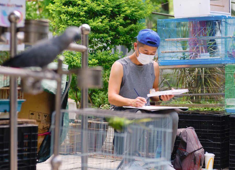 Alvin Lam painting at yuen po street bird garden/Alvin Lam