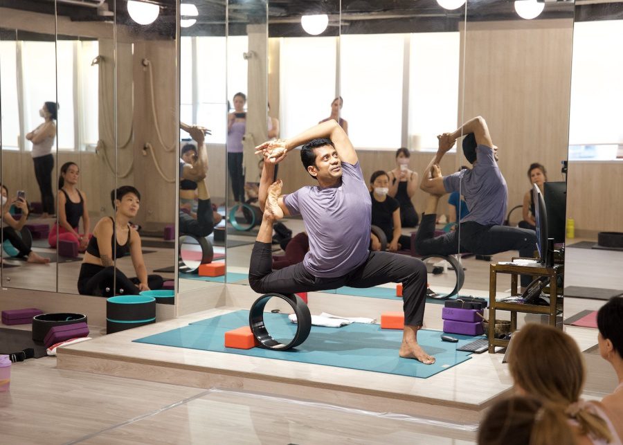 Yoga teacher training in Hong Kong: Be the guru!