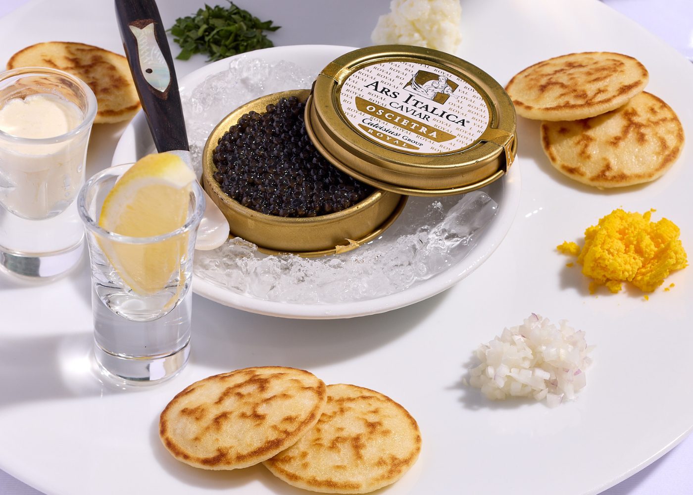 brunch hong kong a lux central caviar