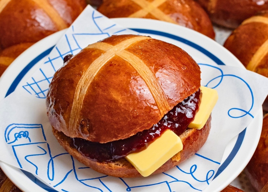hot cross buns hong kong bakehouse
