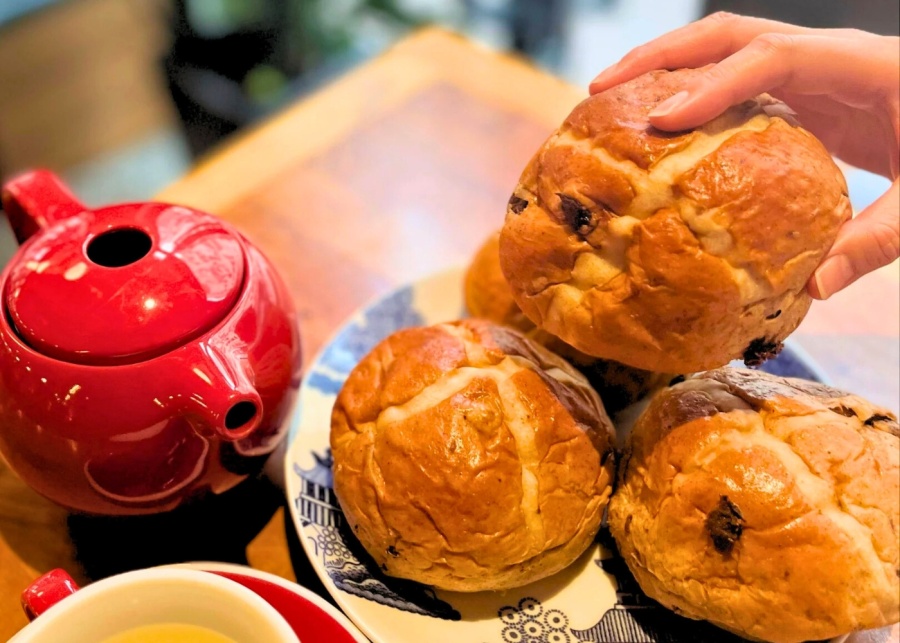 hot cross buns hong kong feather and bone