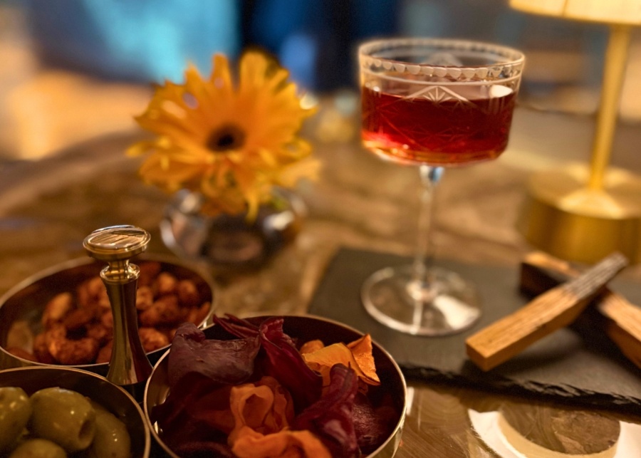 things to do in macau mesa bar