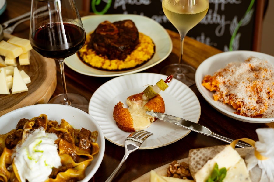 Top Lunch Spots in Central for 2025: Must-Visit Places During Your Lunch Break