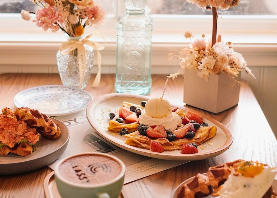 kennedy town cafe classy le carre