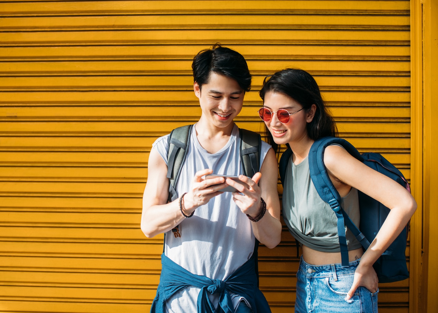 esim hong kong saily travel couple