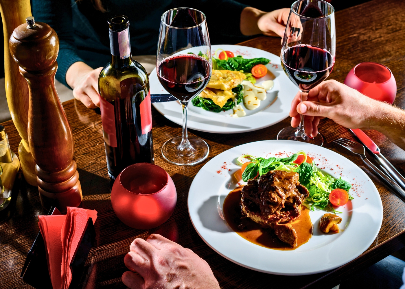 romantic restaurants hong kong lead image