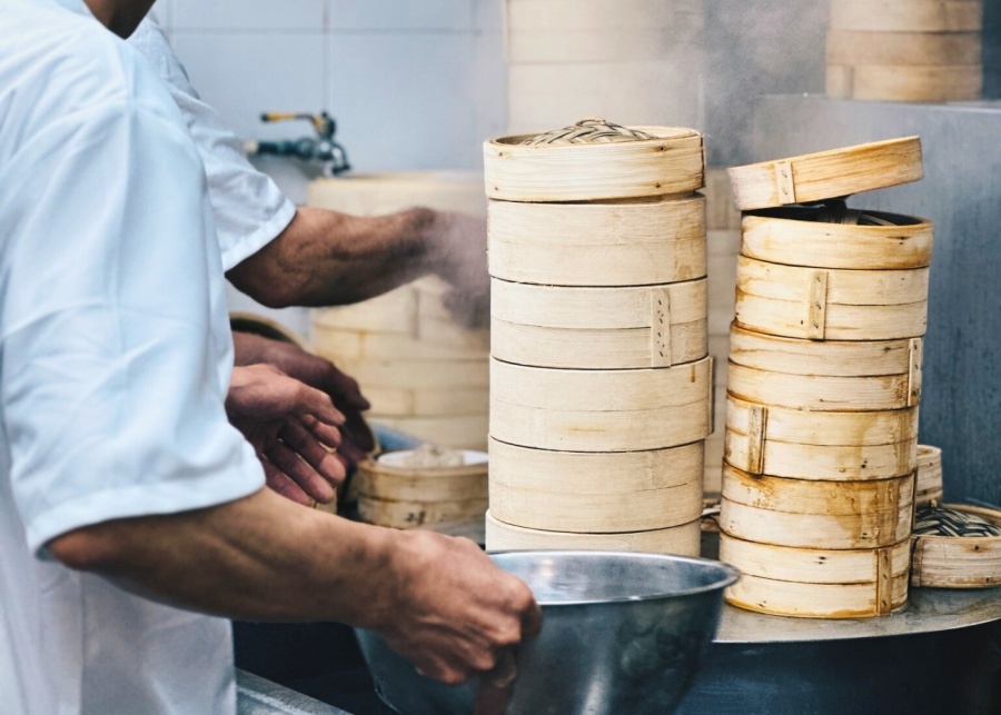 Go yum cha in Hong Kong to enjoy dim sum in good company!