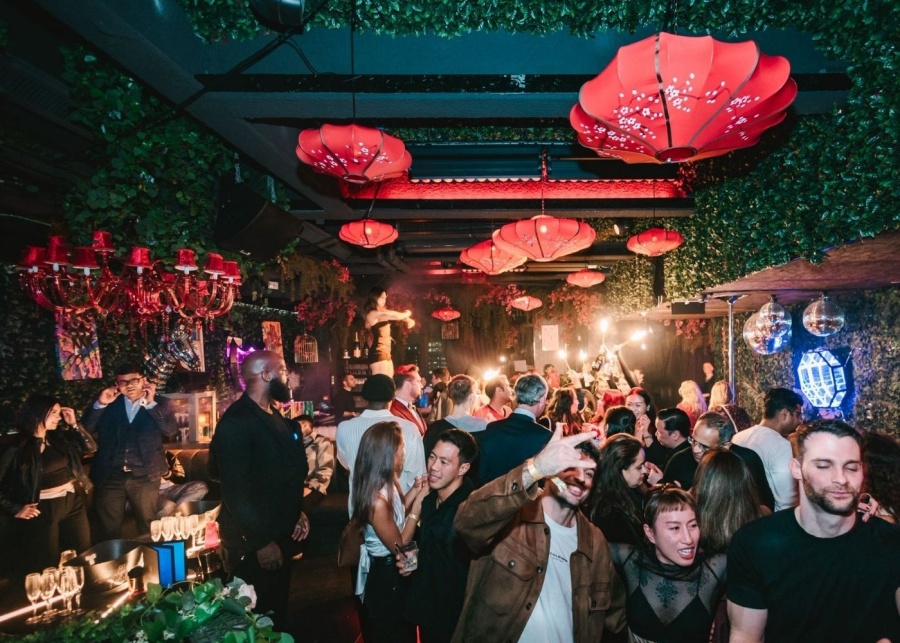 hong kong night club Trilogy